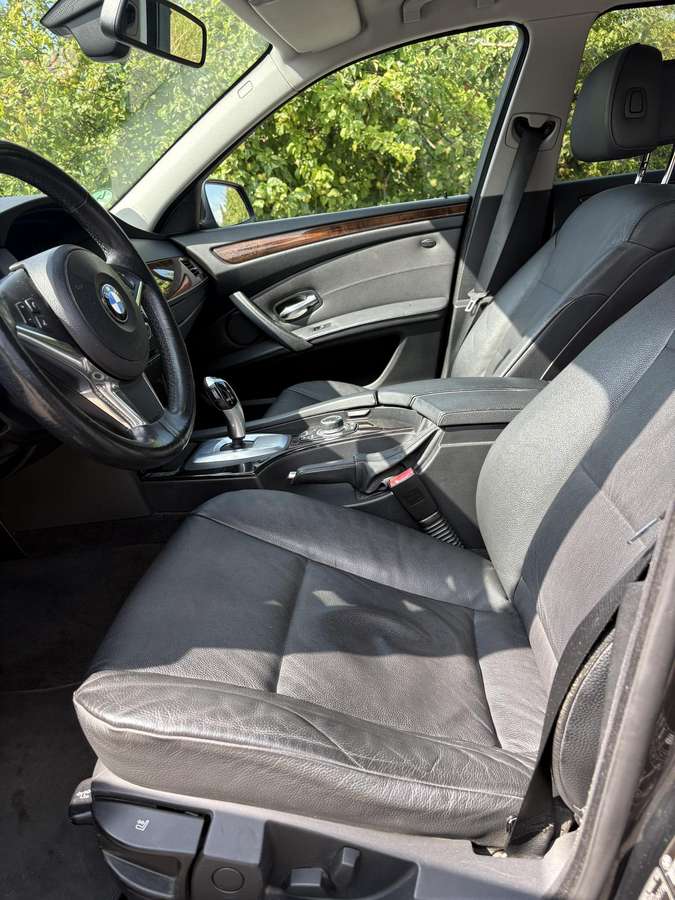 BMW 523, 2.5 l., Седан