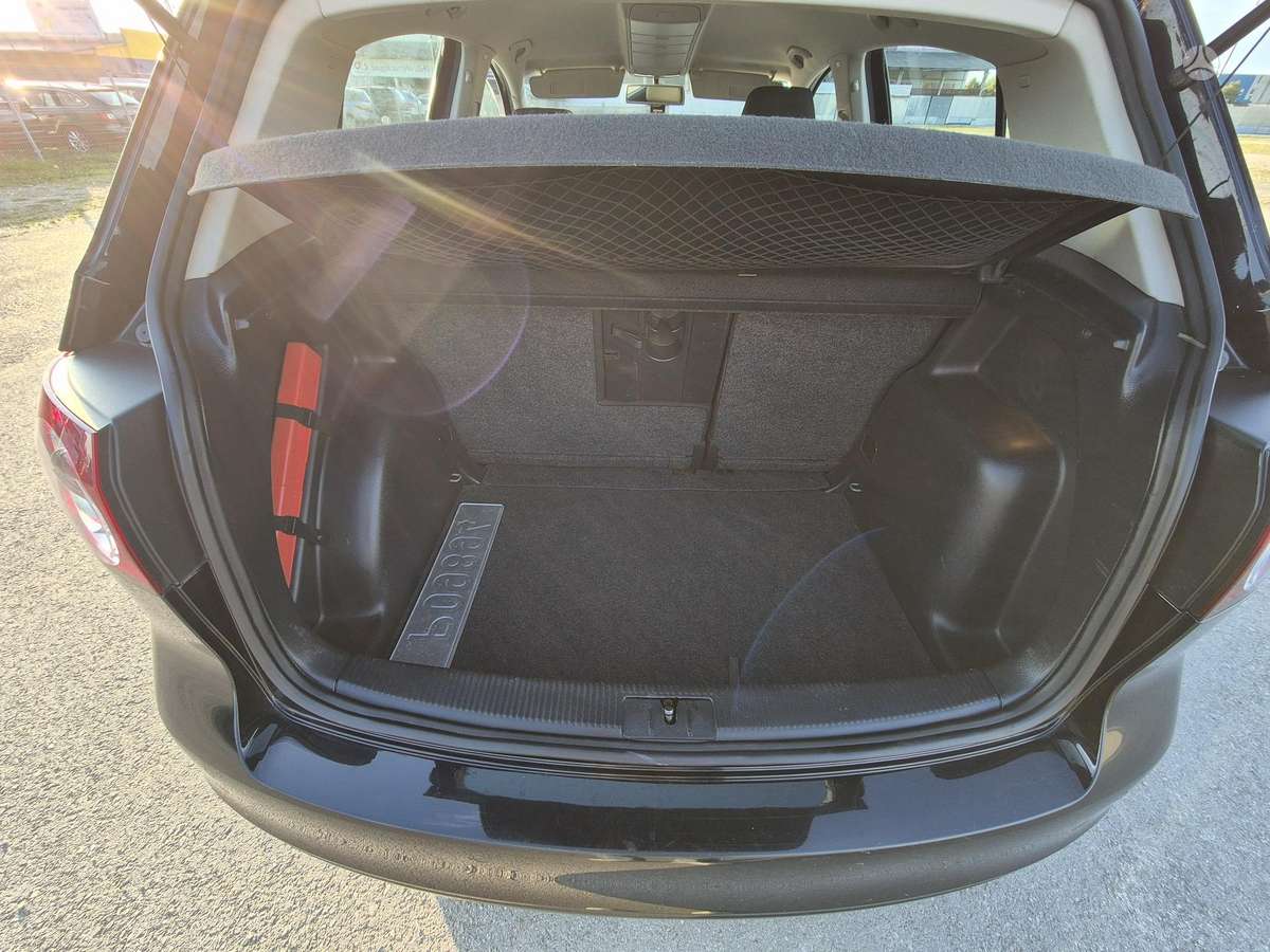 Volkswagen Golf Plus - 11