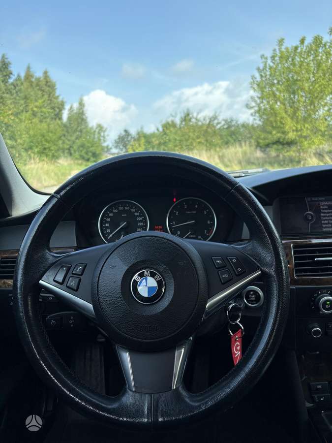 BMW 523, 2.5 l., Седан