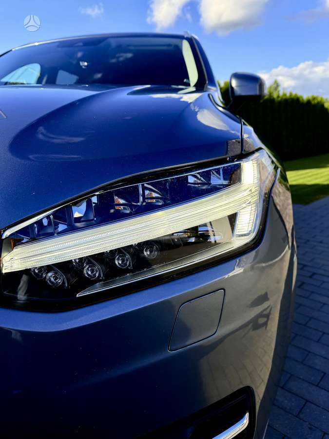 Volvo XC90 - 12