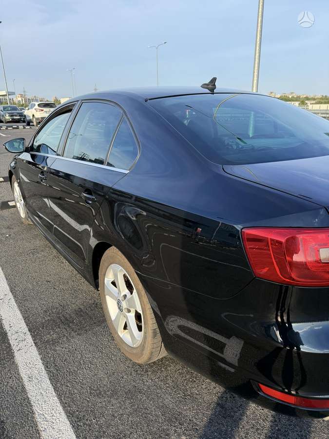 Volkswagen Jetta - 6