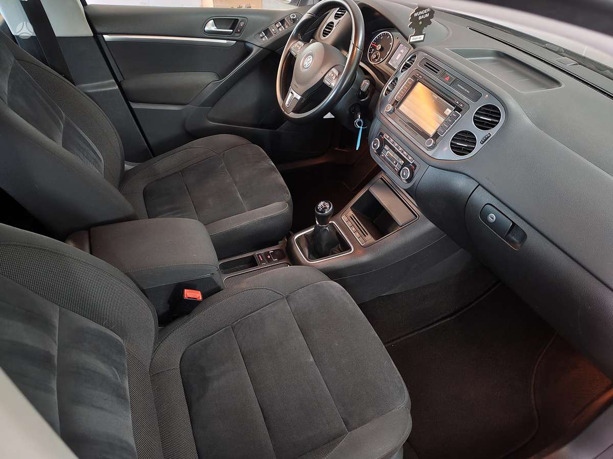Volkswagen Tiguan - 8