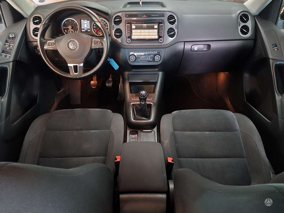 Volkswagen Tiguan - 9