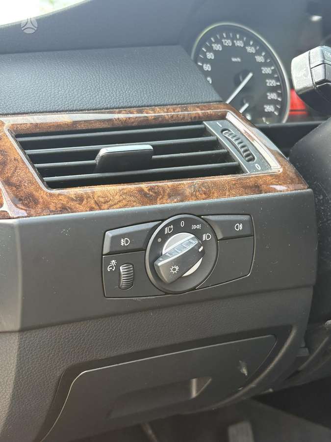 BMW 523, 2.5 l., Седан