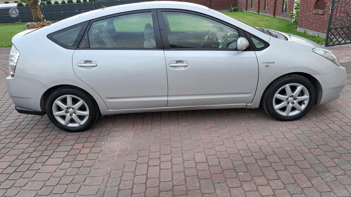Toyota Prius - 8