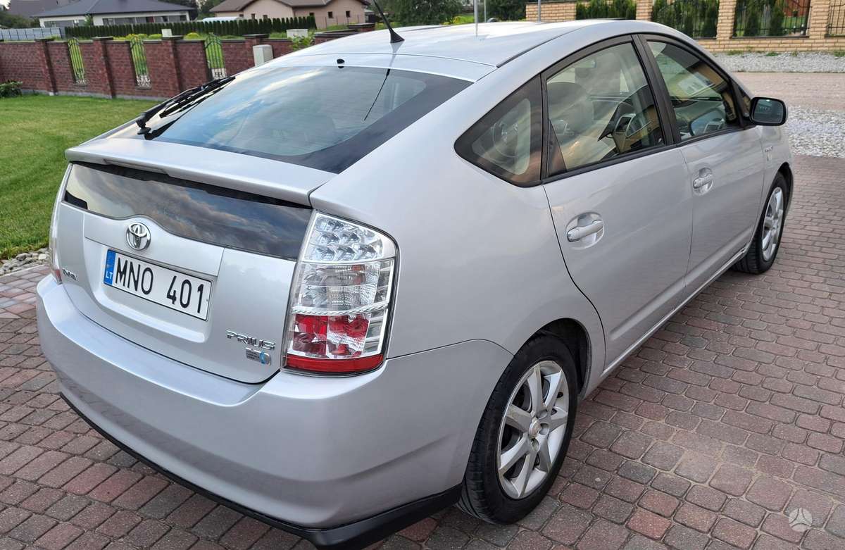 Toyota Prius - 9