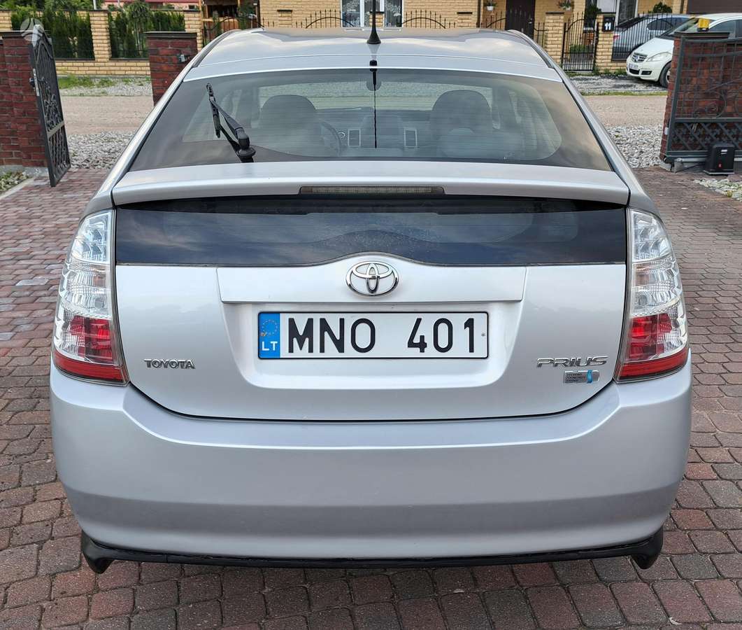 Toyota Prius - 10