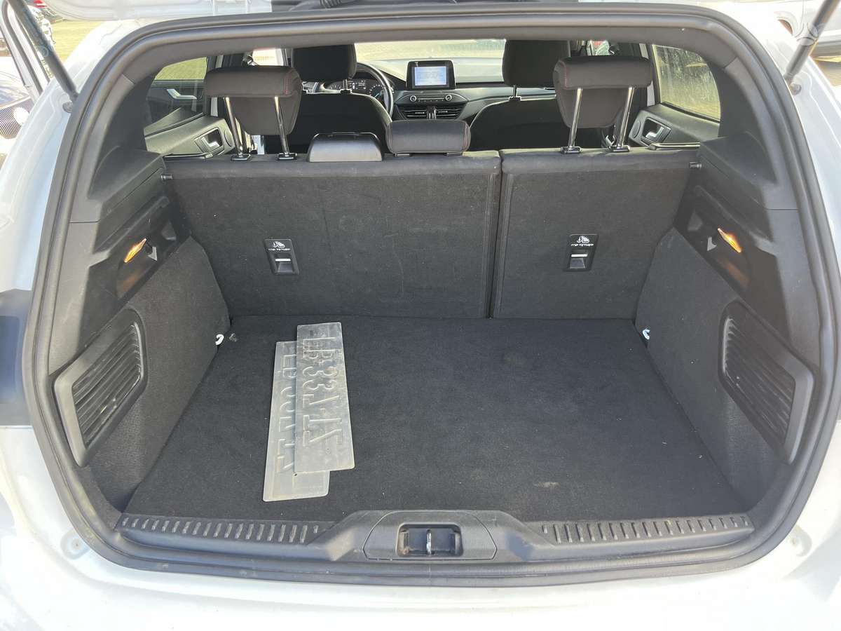 Ford Focus, 1.0 l., Хэтчбек