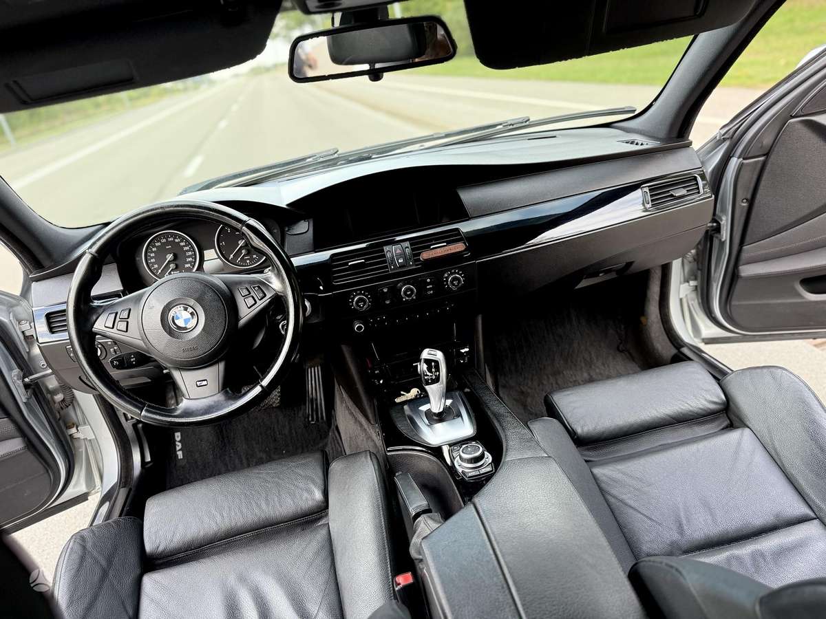 BMW 520, 2.0 l., Седан