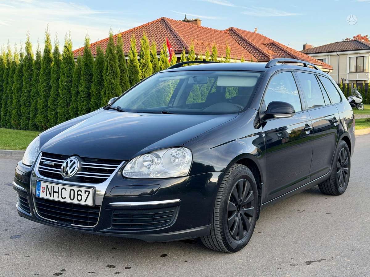 Volkswagen Golf - 1