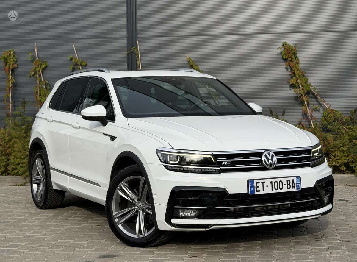 Volkswagen Tiguan - 1