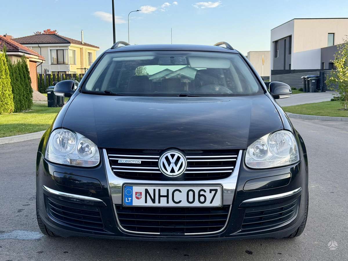 Volkswagen Golf - 8