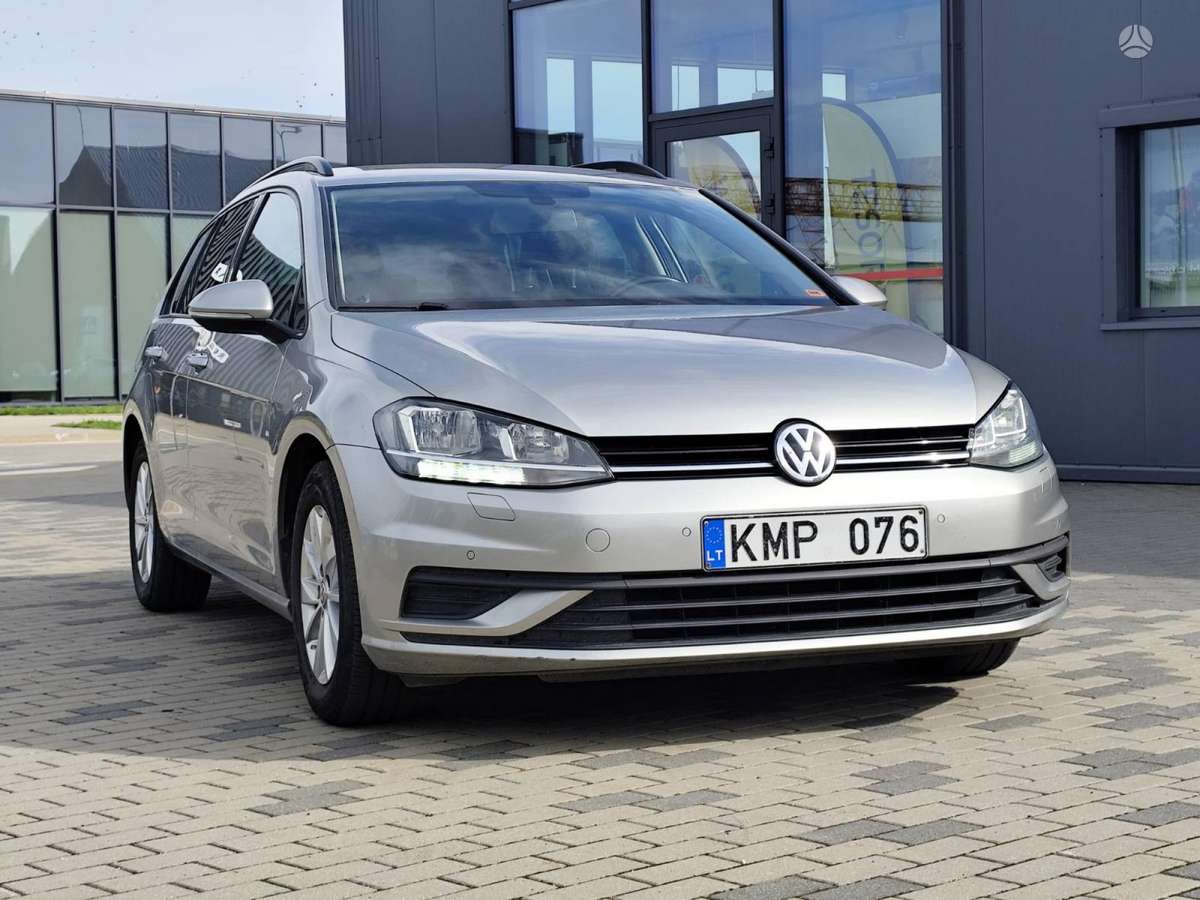 Volkswagen Golf - 1