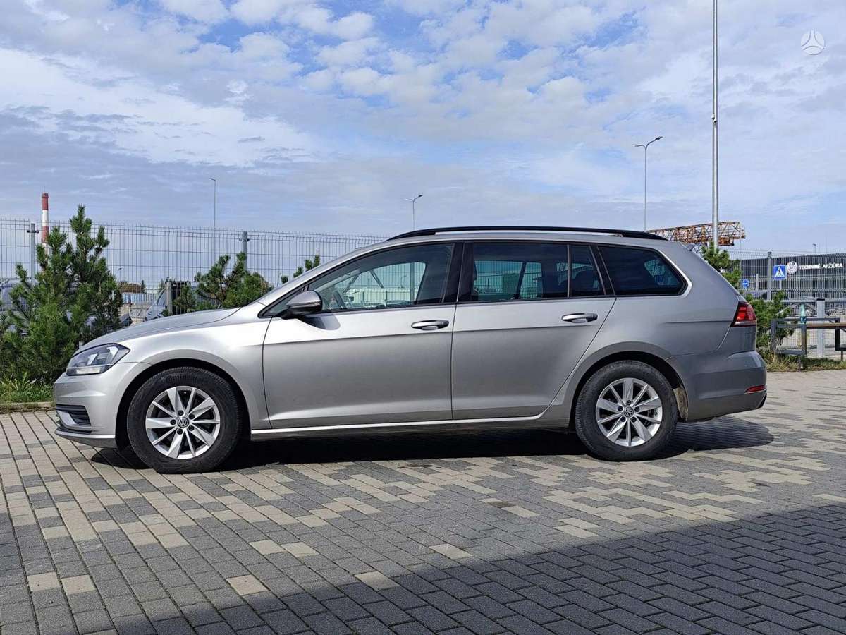 Volkswagen Golf - 4