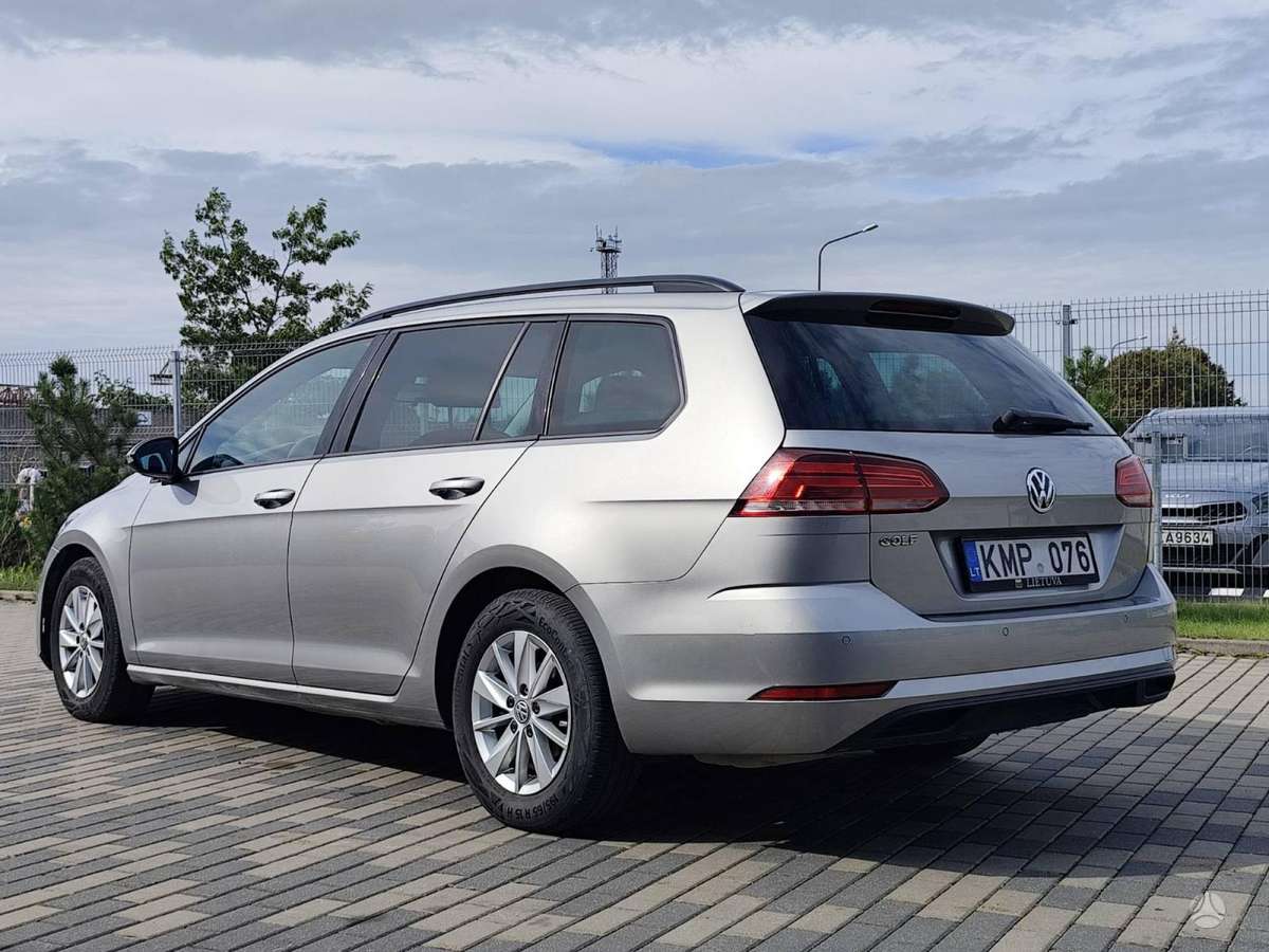 Volkswagen Golf - 5