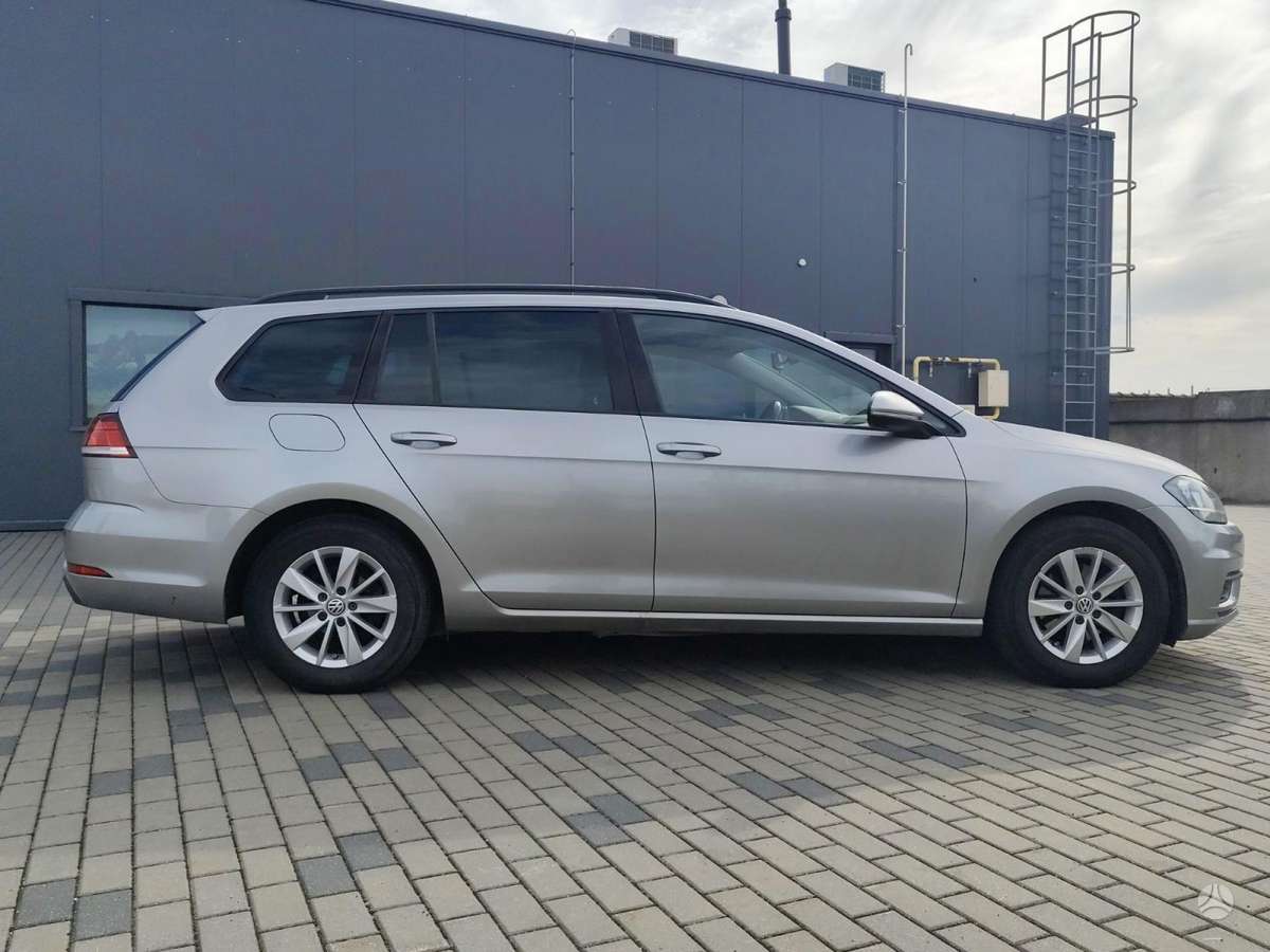 Volkswagen Golf - 8