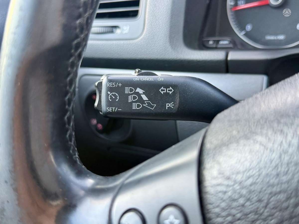 Volkswagen Golf - 12