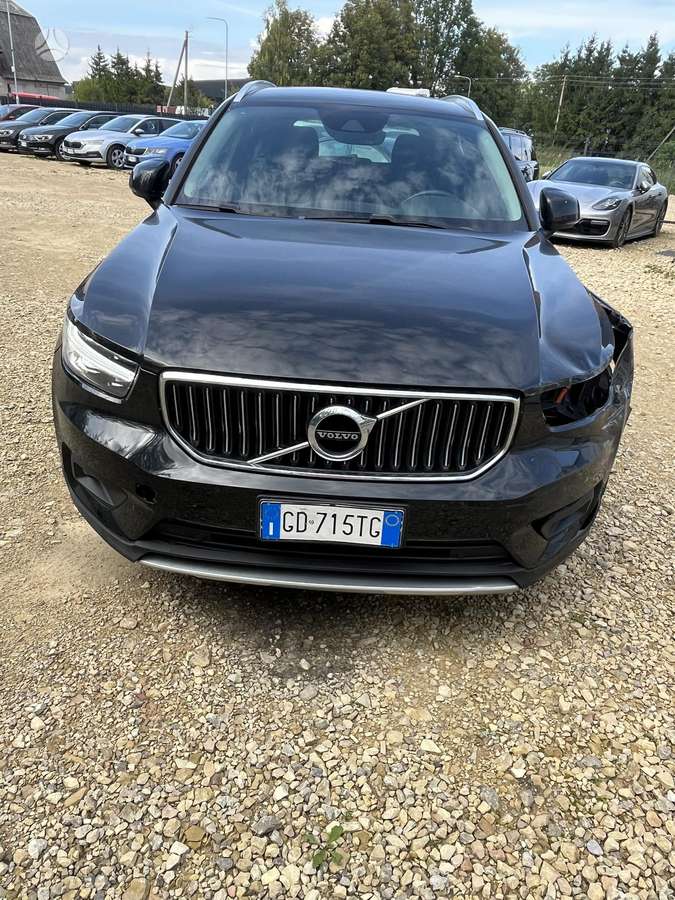 Volvo XC40 - 1