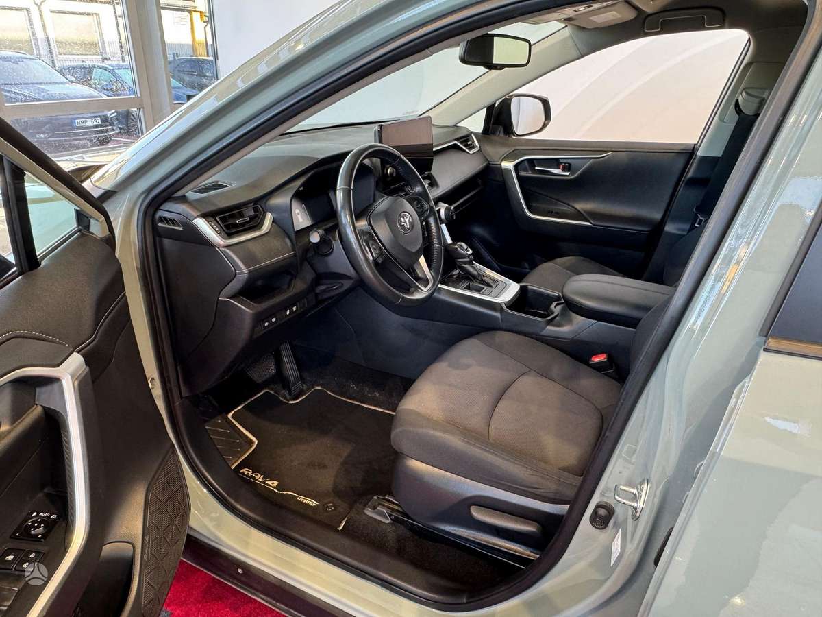 Toyota RAV4 - 10