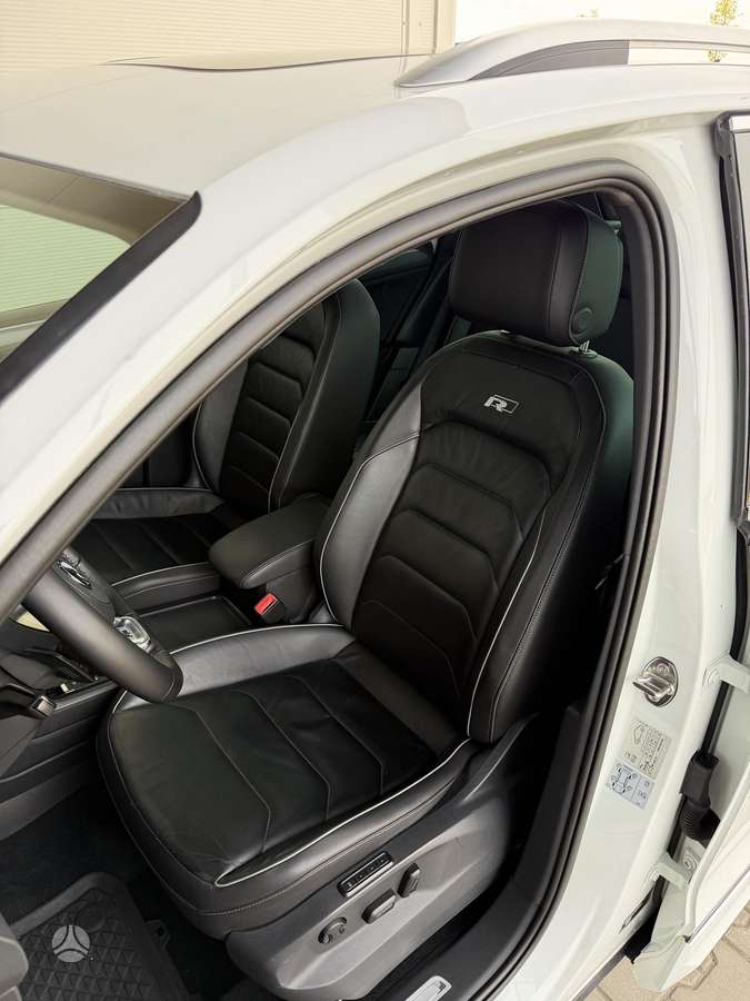 Volkswagen Tiguan - 9