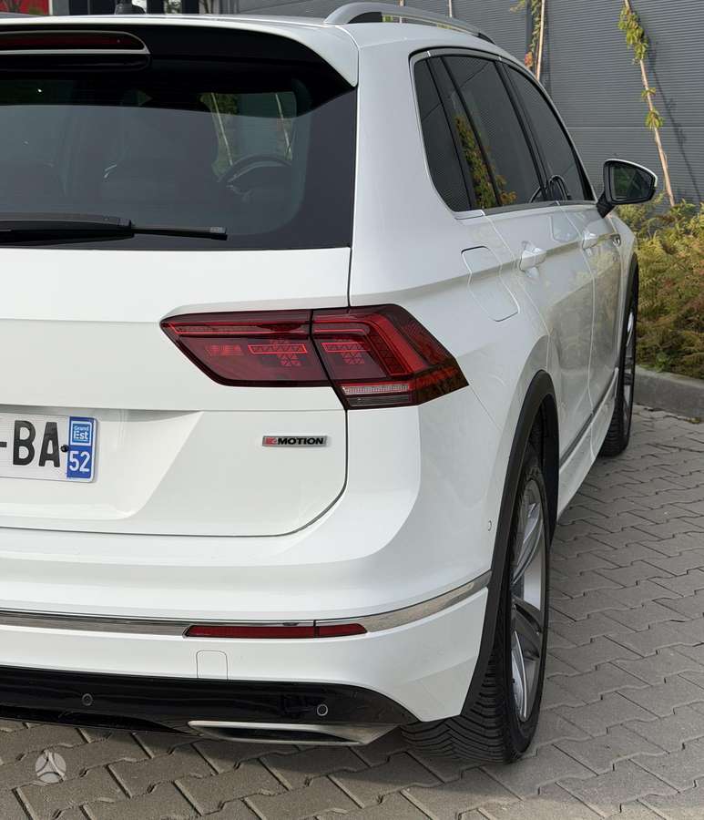 Volkswagen Tiguan - 11