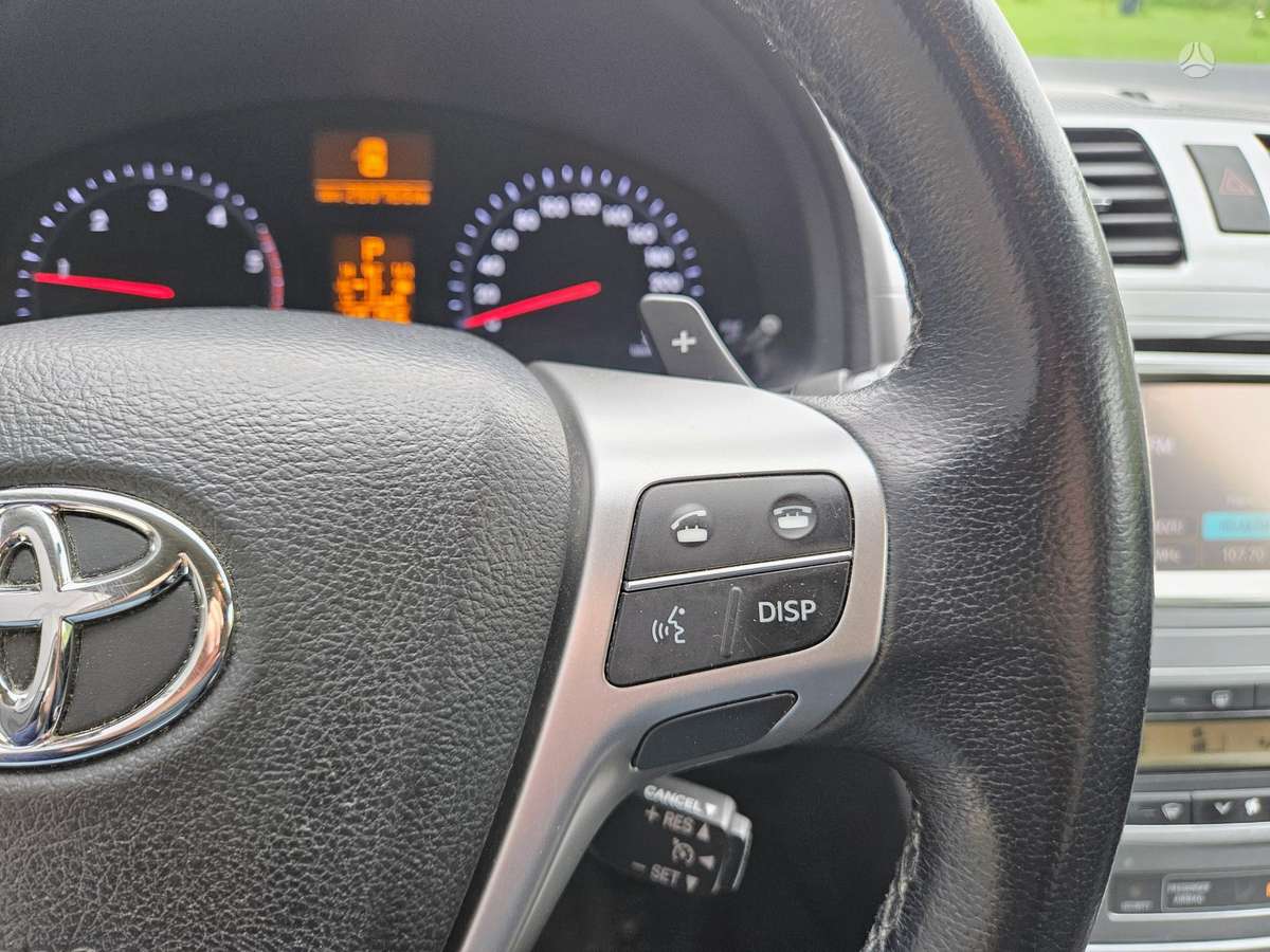 Toyota Avensis - 9