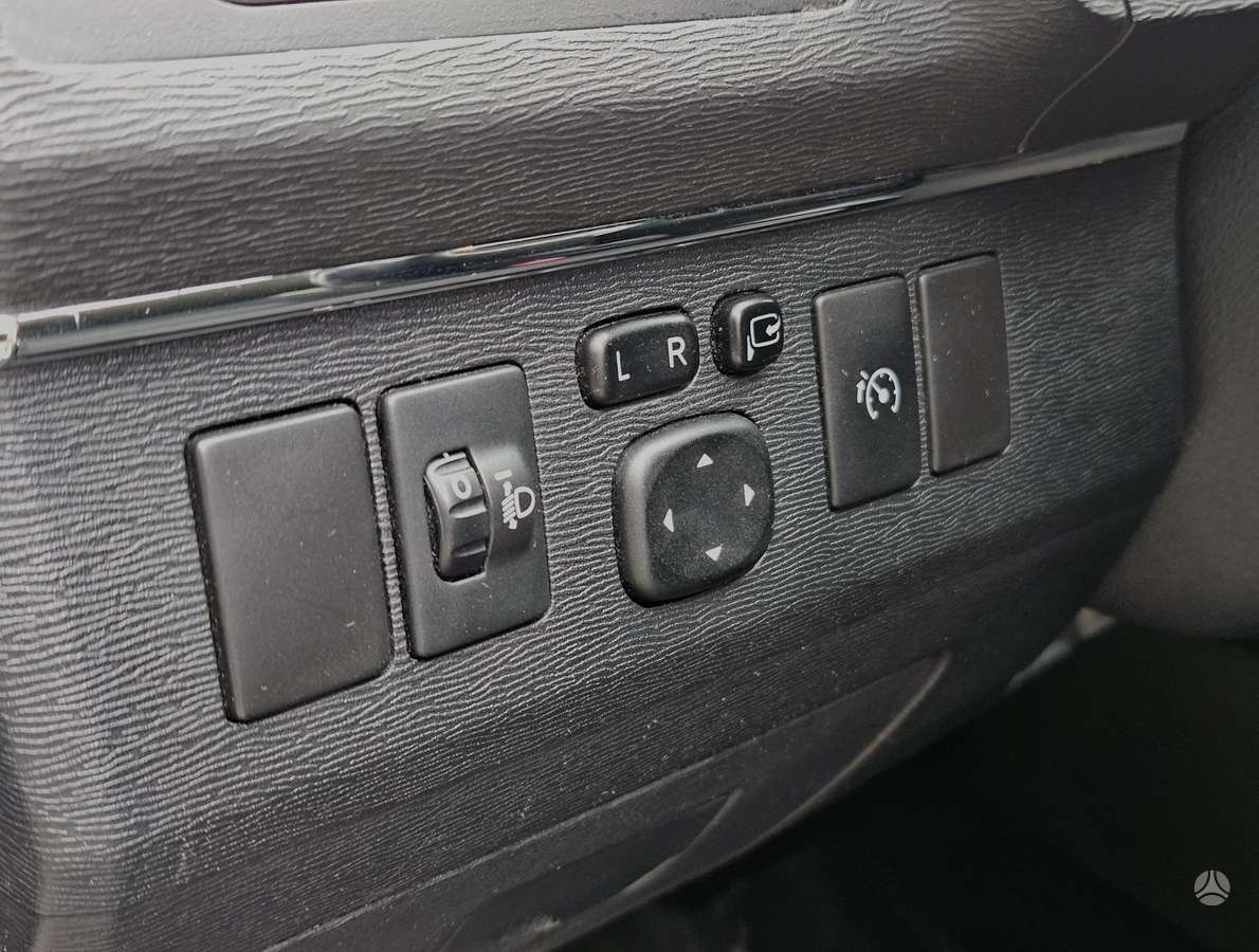 Toyota Avensis - 10