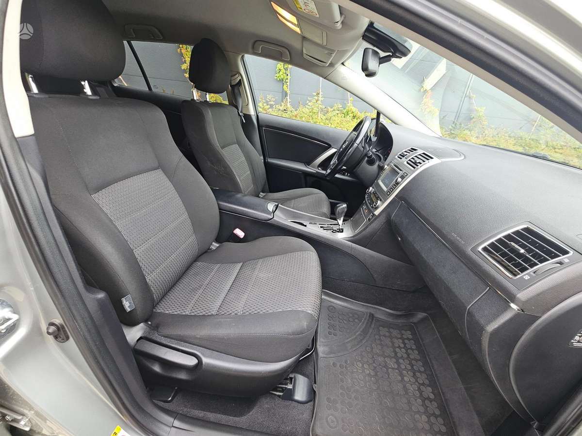 Toyota Avensis - 6