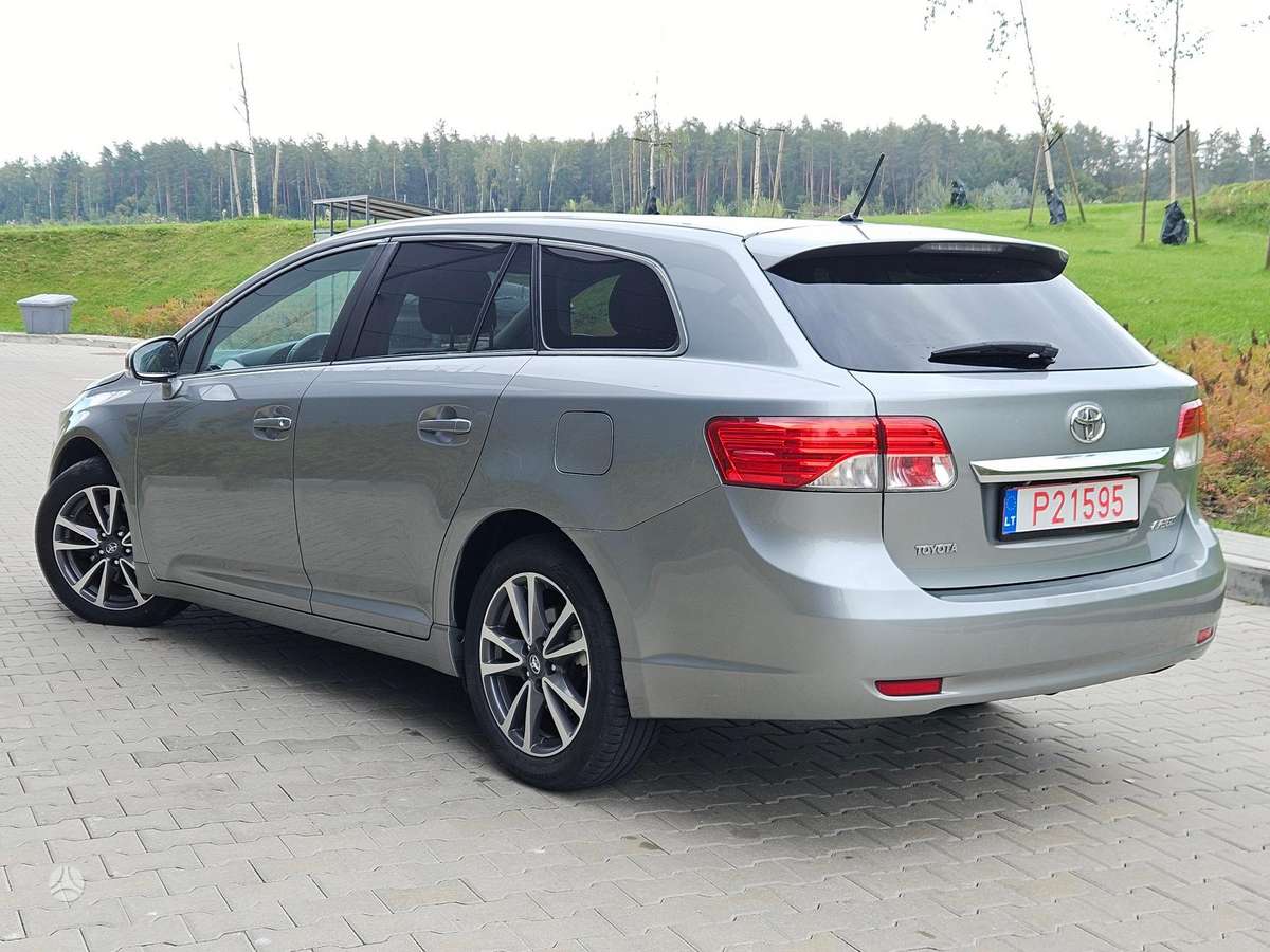 Toyota Avensis - 4