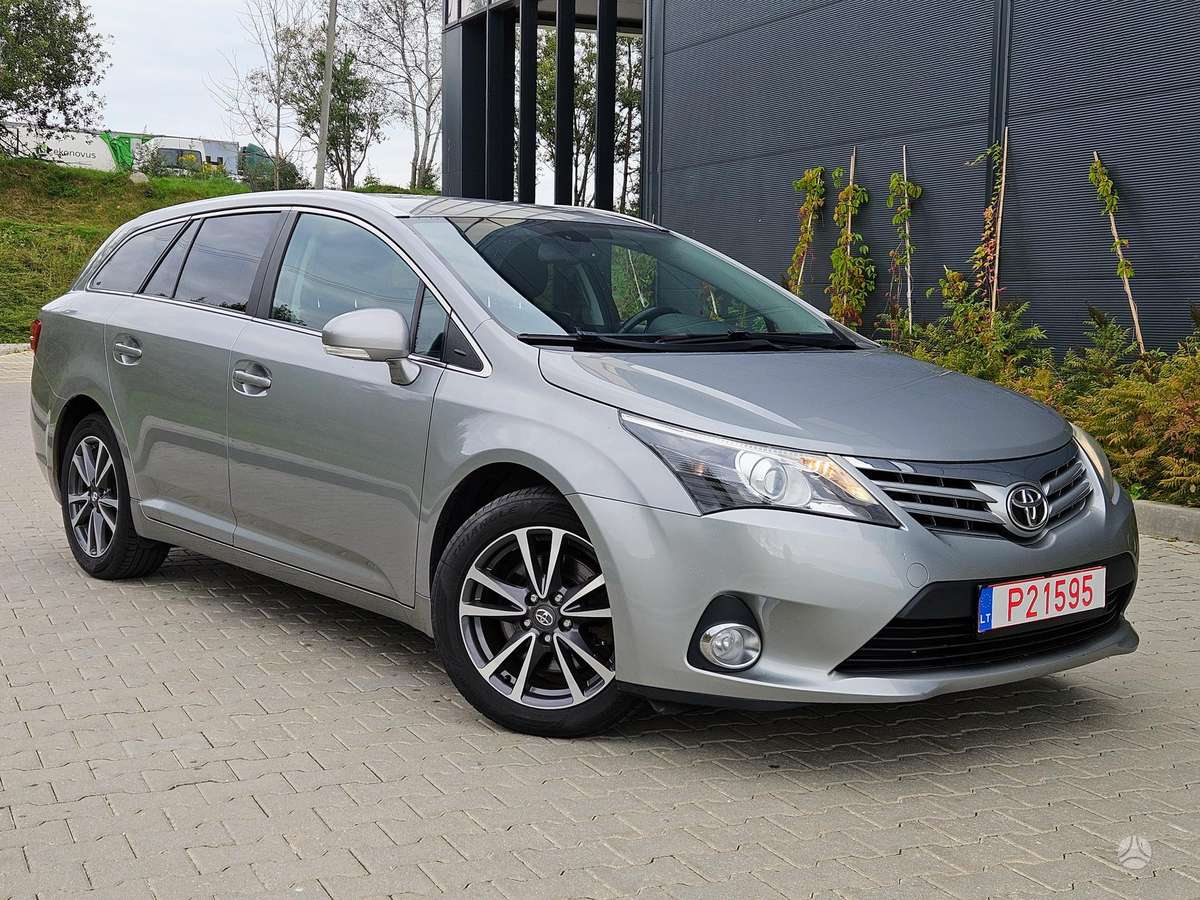 Toyota Avensis - 1