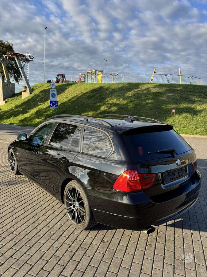 BMW 318, 2.0 l., wagon