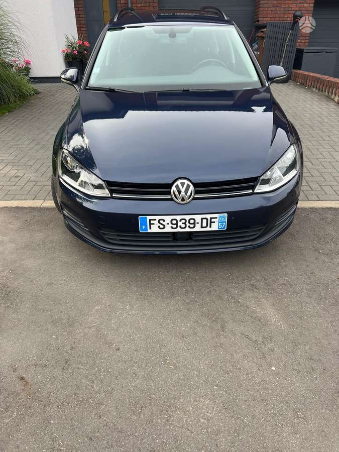 Volkswagen Golf - 1