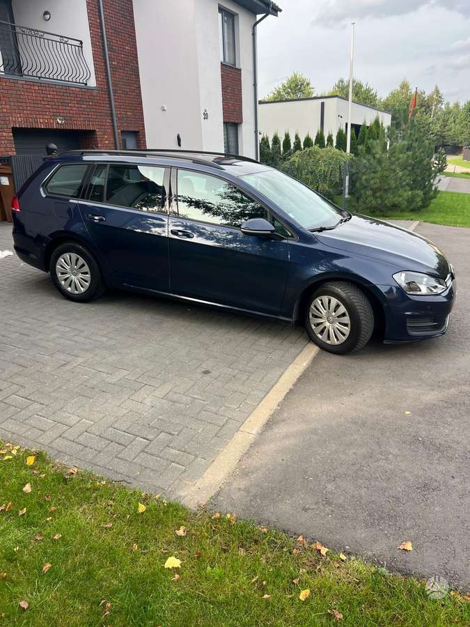 Volkswagen Golf - 2