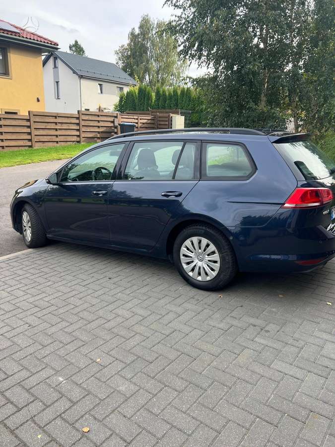 Volkswagen Golf - 5