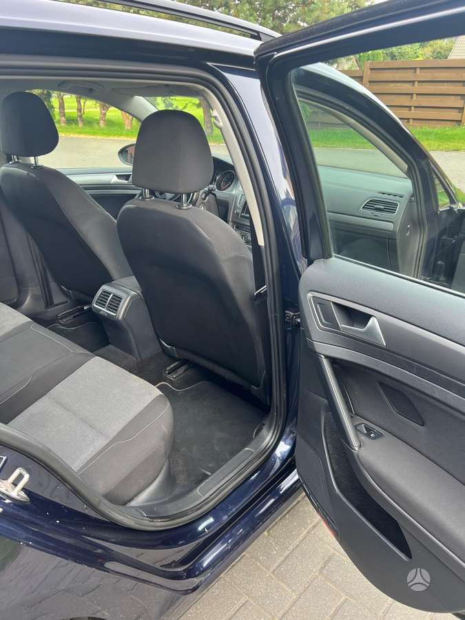 Volkswagen Golf - 6