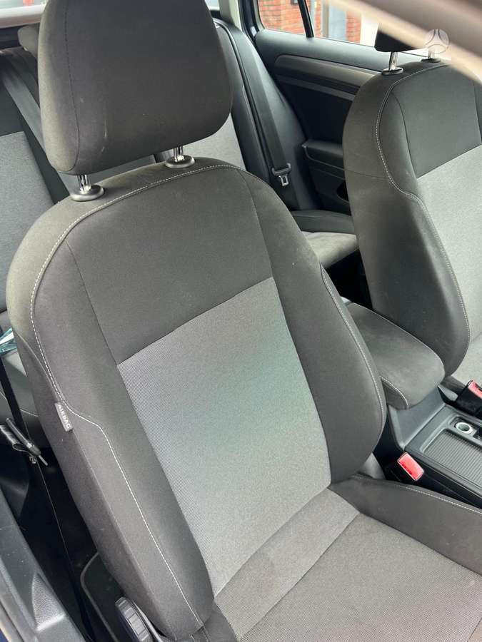 Volkswagen Golf - 9