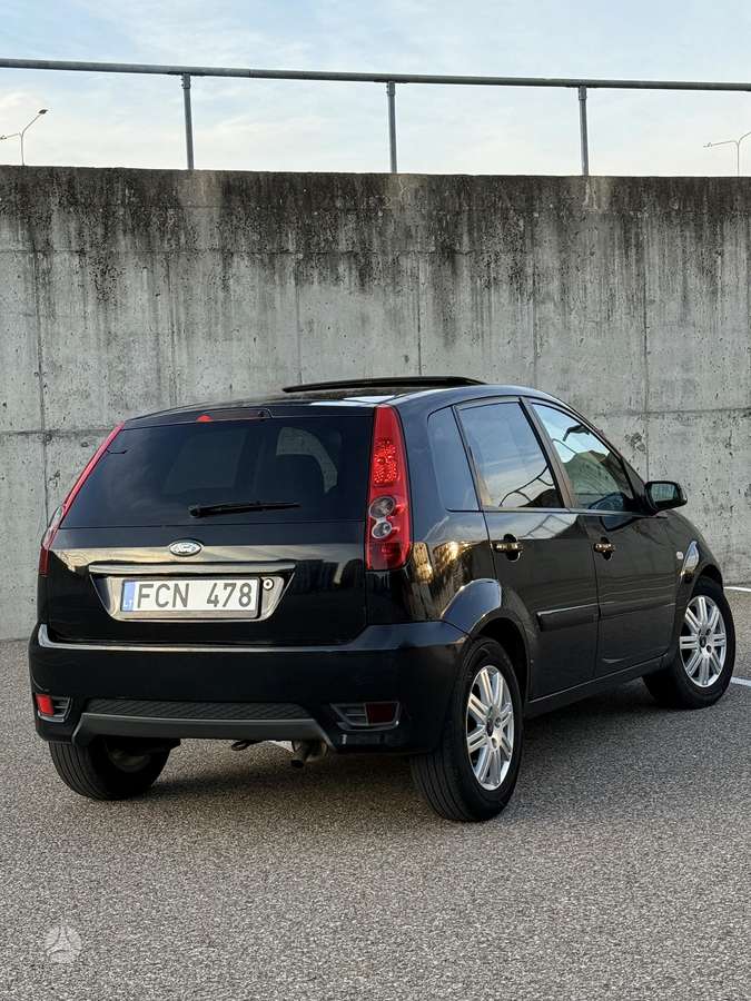 Ford Fiesta - 4