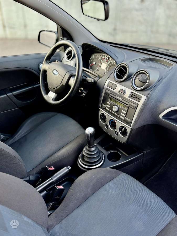Ford Fiesta - 10