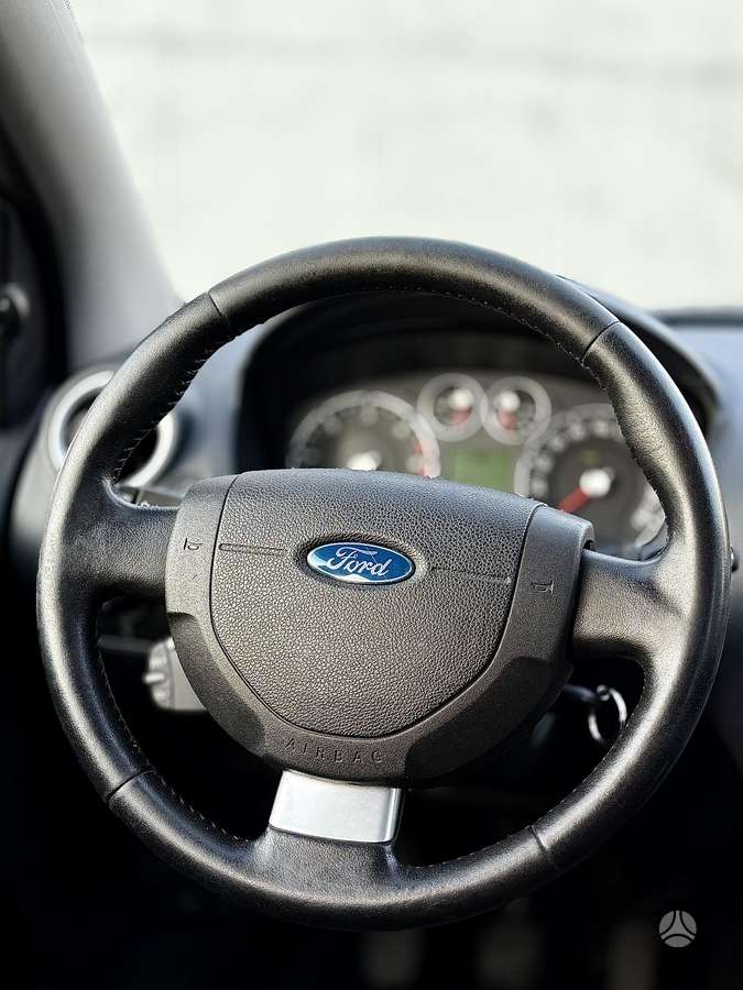 Ford Fiesta - 11