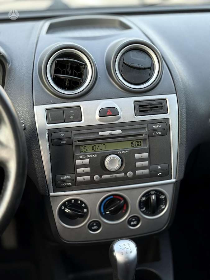 Ford Fiesta - 12