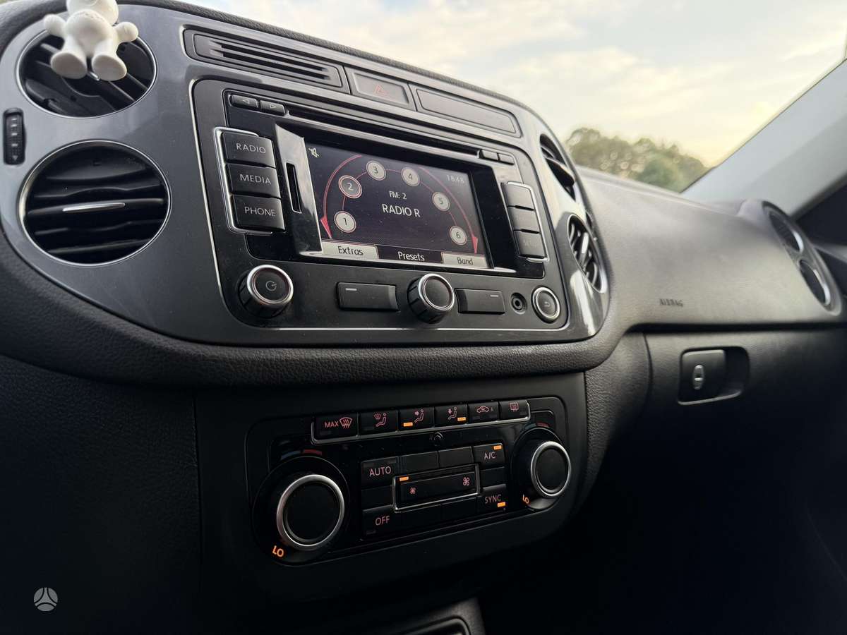 Volkswagen Tiguan - 8