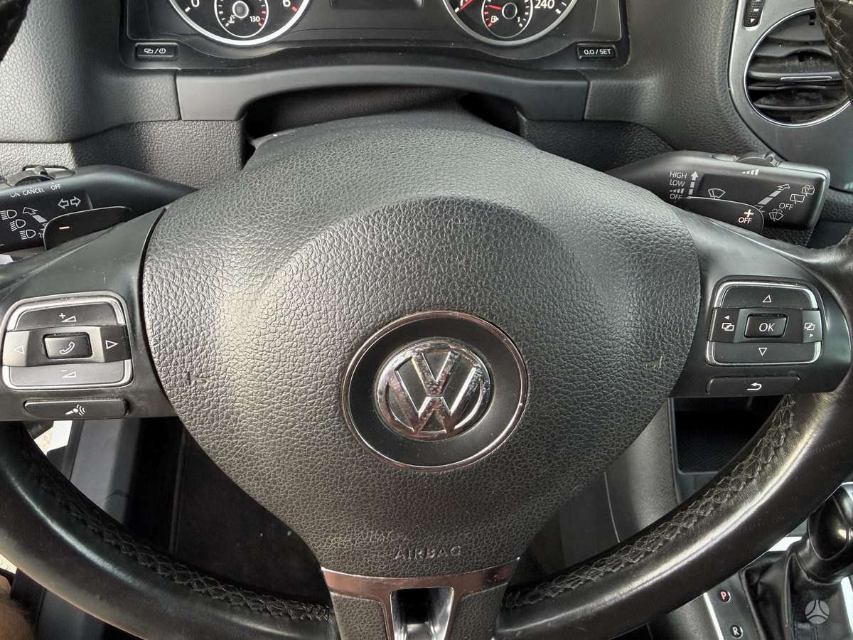 Volkswagen Tiguan - 12