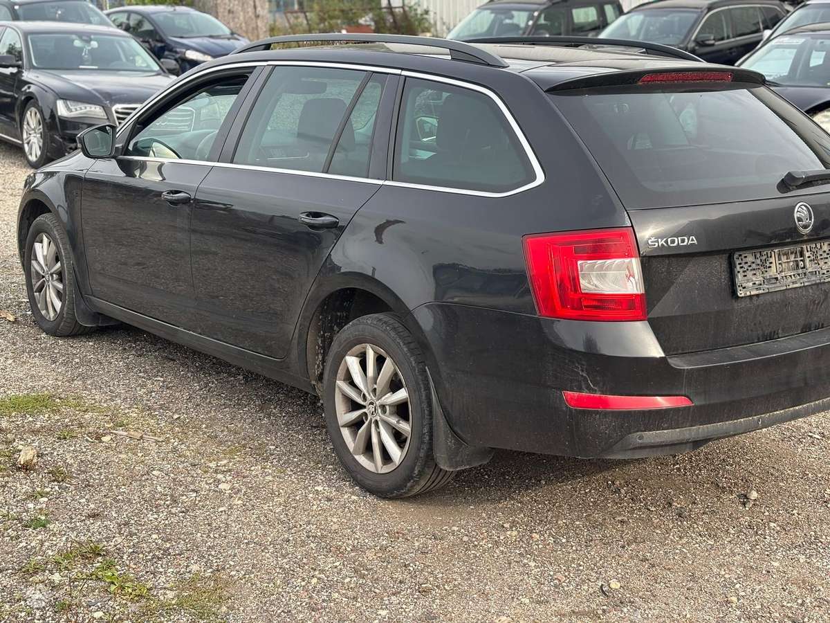 Skoda Octavia 37068366700