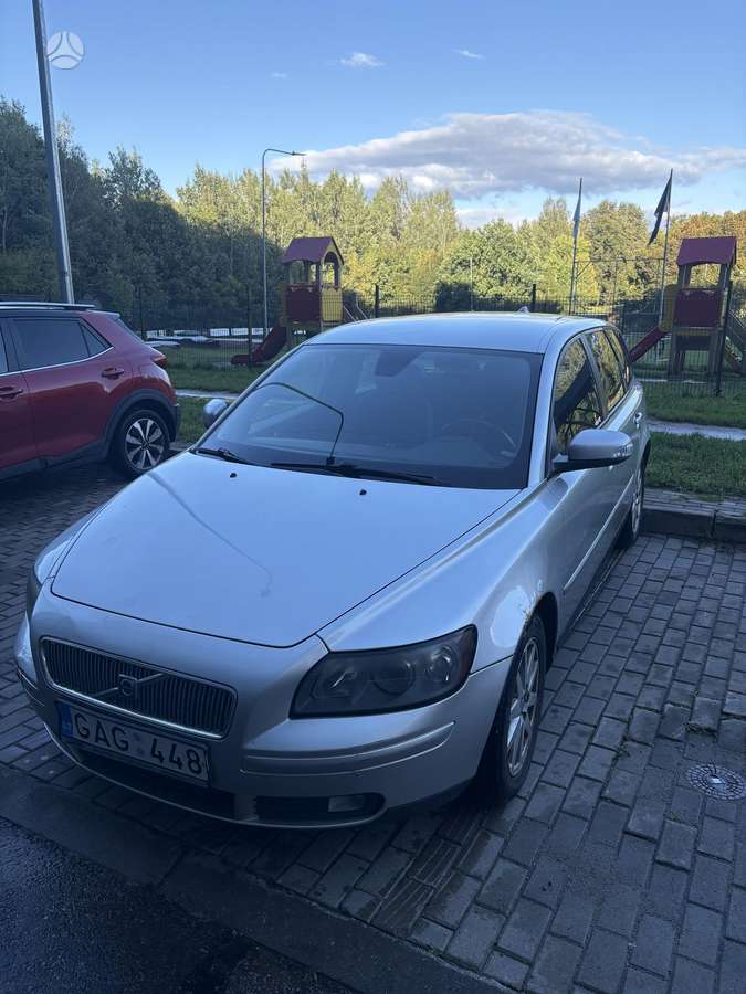 Volvo V50 - 1
