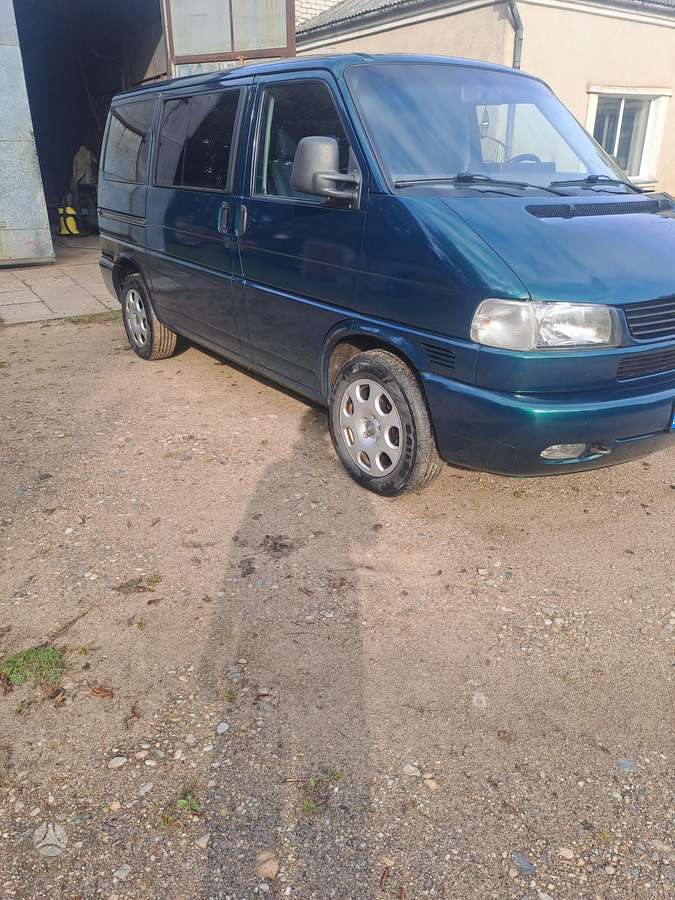 Volkswagen Multivan - 2