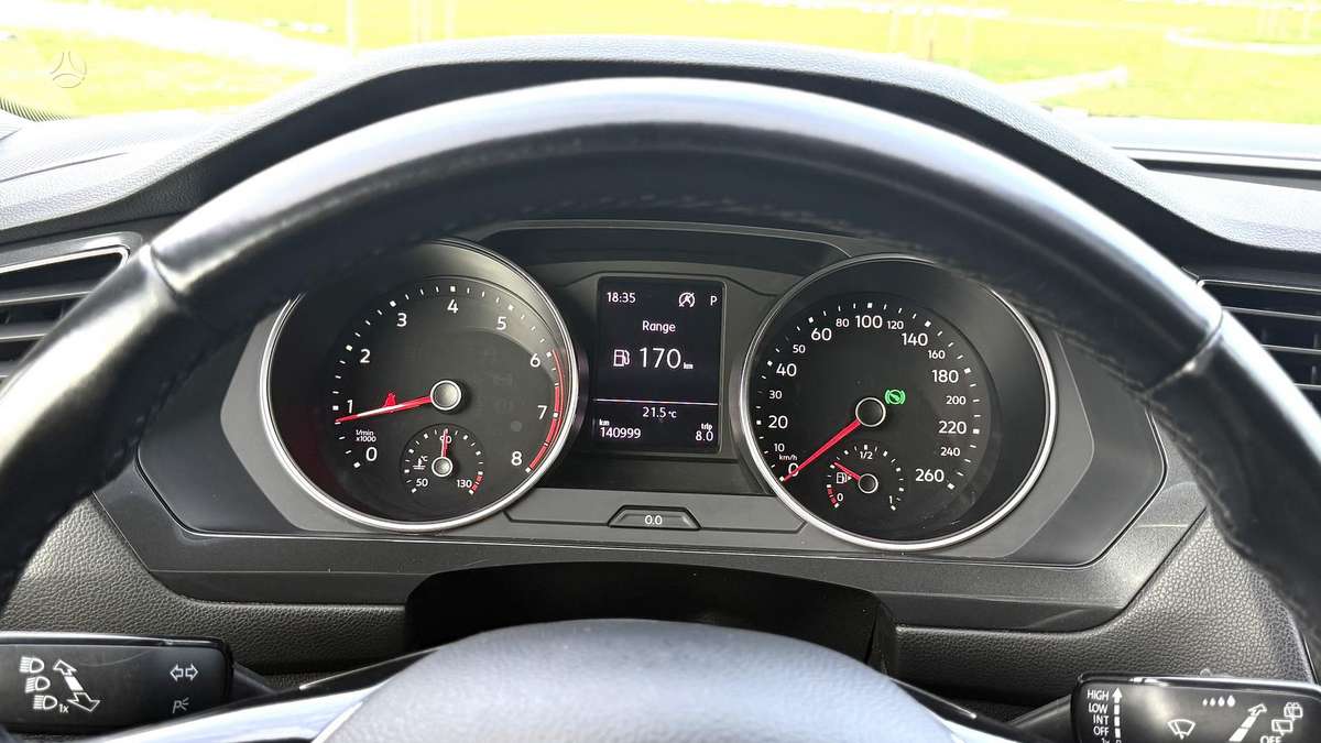 Volkswagen Tiguan - 9