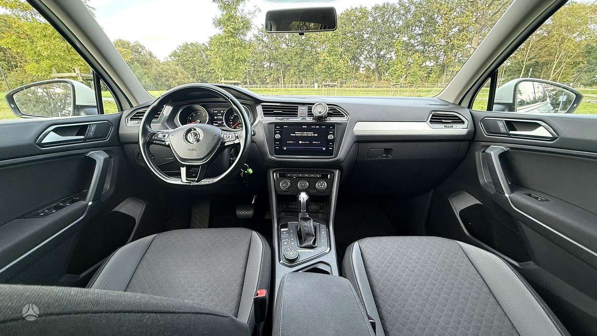 Volkswagen Tiguan - 10