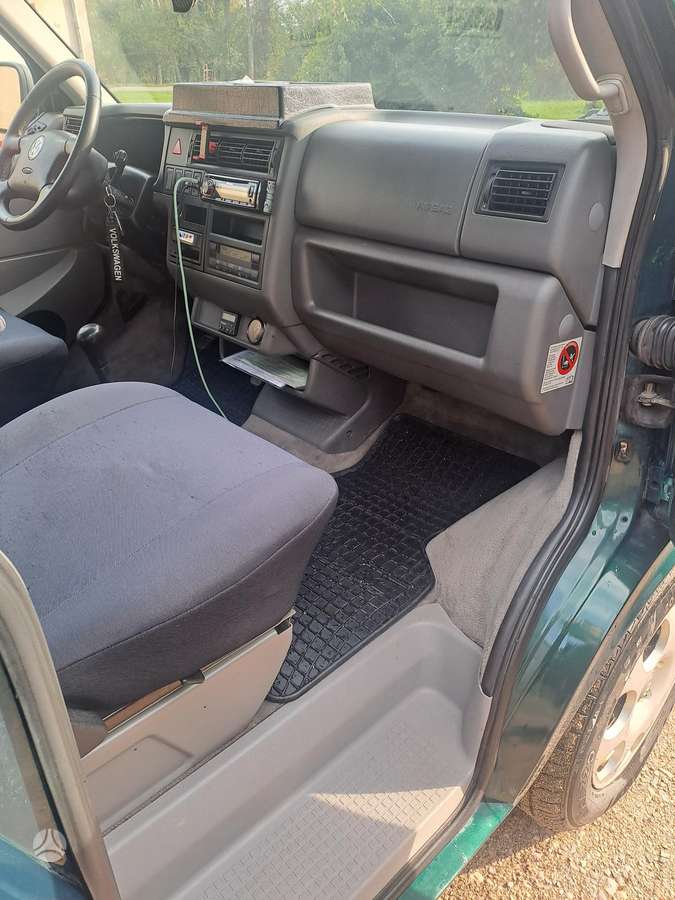 Volkswagen Multivan - 7