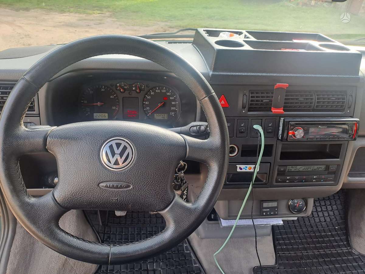 Volkswagen Multivan - 8