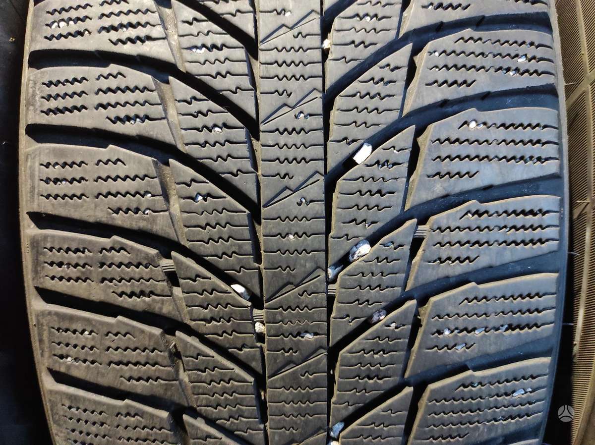 Semperit UniversaliosZiemines, žieminės 235/60 R18